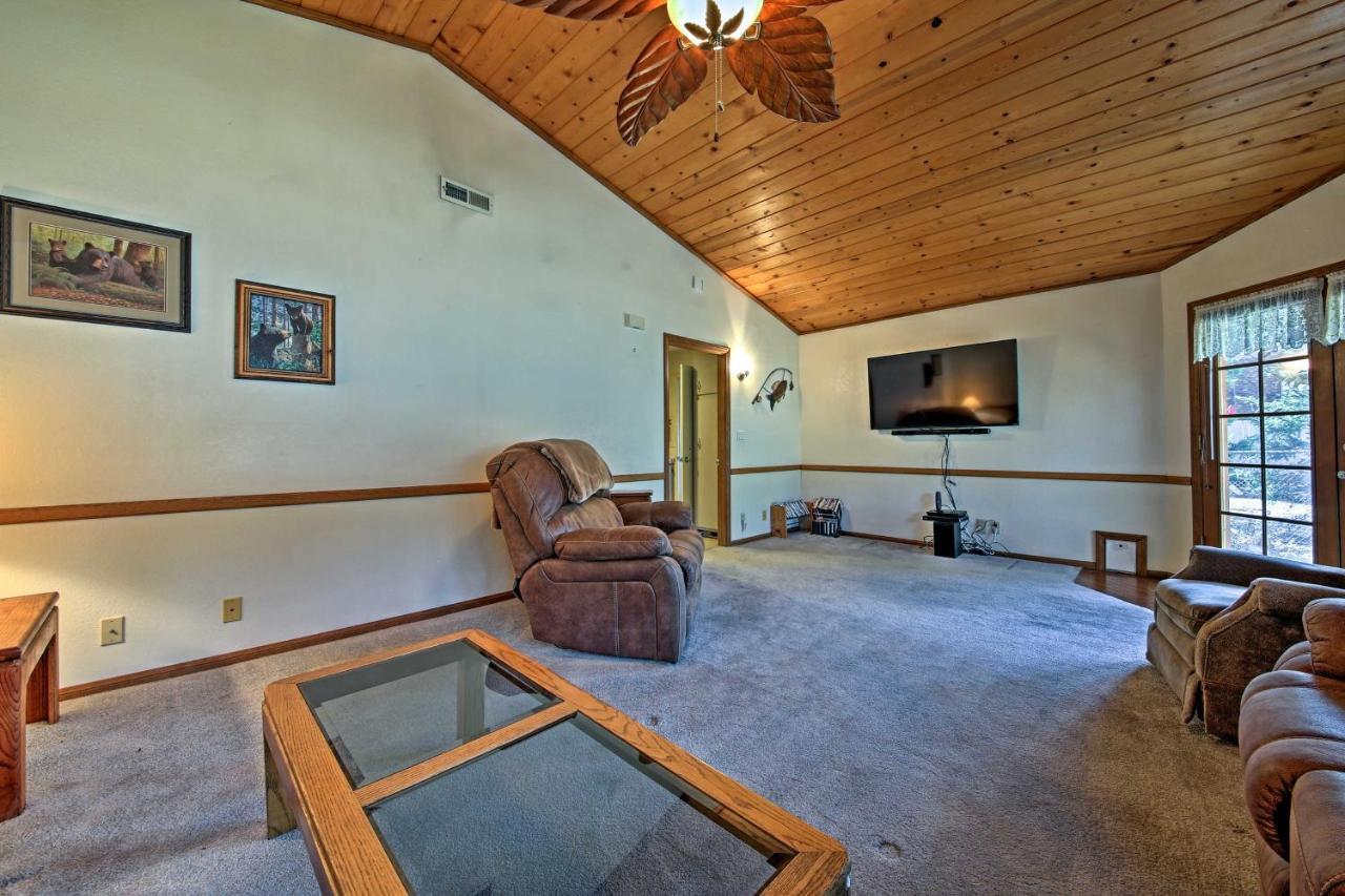 Cozy Big Bear Home With Yard And Patio -5 Mins To Lake! Big Bear City Exteriér fotografie